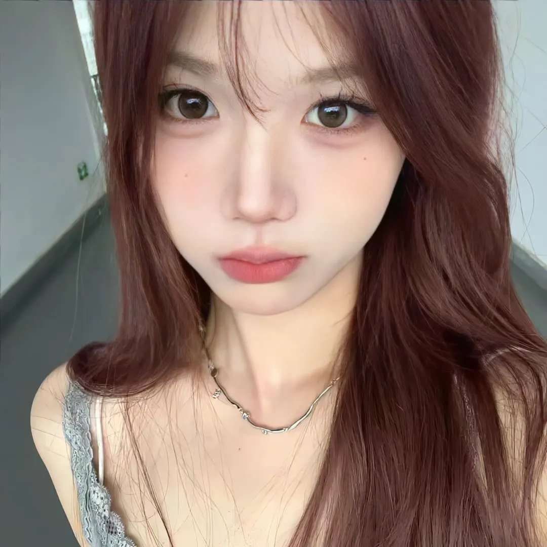 男爵的同桌小女生